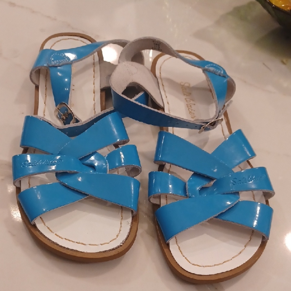 Leather Salt Walter Sandals Shiny Turquiose Color Womens Size 6/Kids Size 6